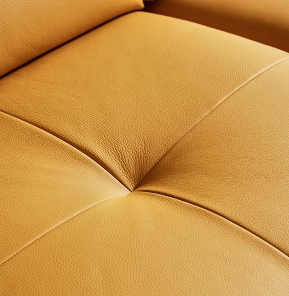 LIFESTYLE_STILETTO_NICOLETTI-STILETTO_STILETTO-LEATHER-DETAIL